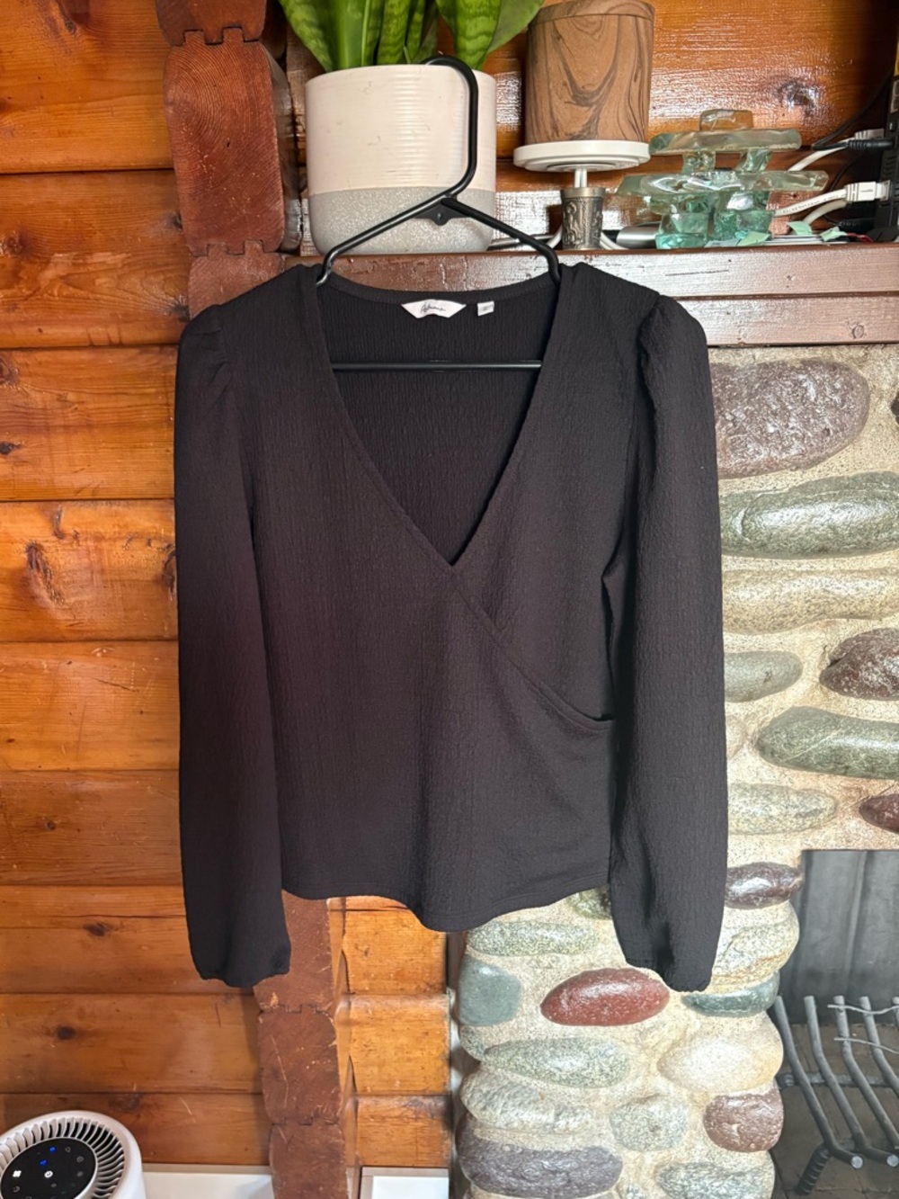 Reitmans Black Textured Long Sleeve blouse Top - Snap Front - Womens Size Medium